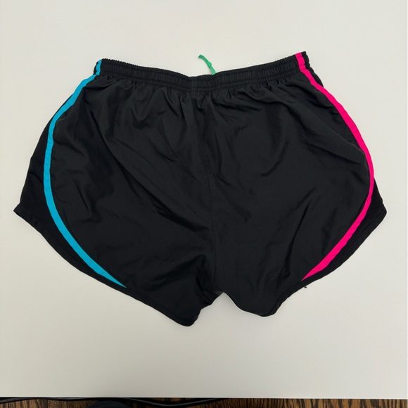 Nike running shorts - Picture 2 of 4